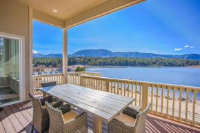 Luxury Lake House With Mountain Views & Hot Tub, Monument